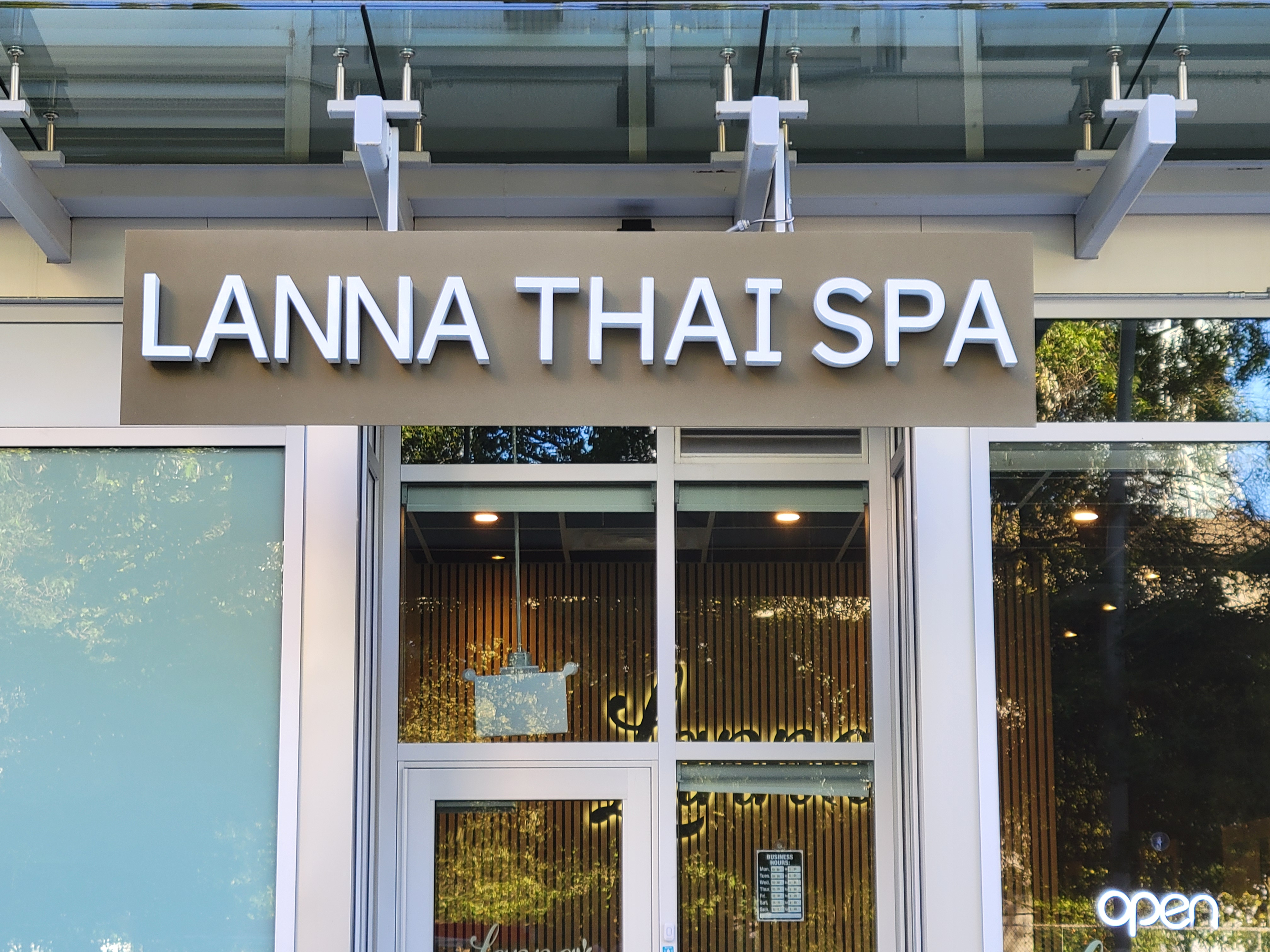 Channel Letter for Lanna Thai Spa by Miami Sign and Graphics