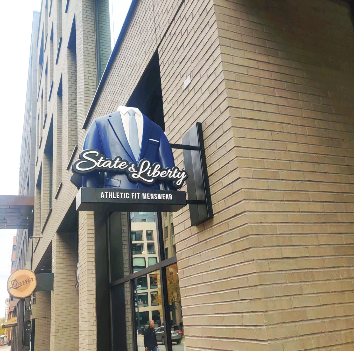 Create Signage How to Show Off Your Business With Custom Signs - Graphicworks